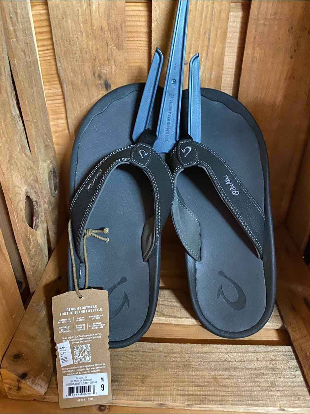 OluKai Men's ‘Ohana Black/Gray Flip-Flop Sandals